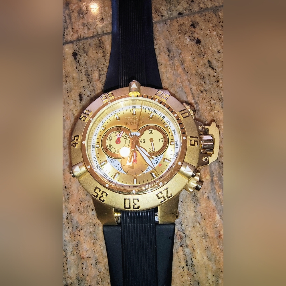 Rare invicta Subaqua Noma III Men's gold Watch.